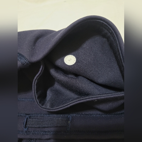 Size 2 lululemon train times 7/8  pant - Picture 5 of 8